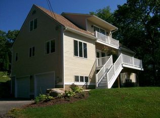 15 Boulder View Dr, Scituate, RI 02831