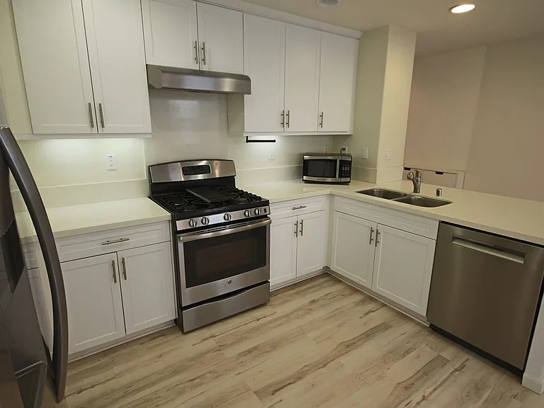 8897 Lightwave Ave — Photo 1