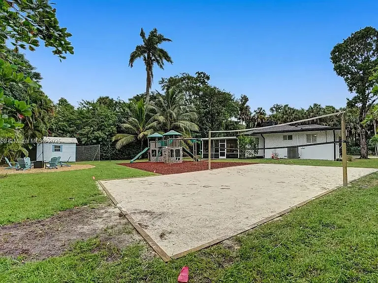 2100 SW 28th Way — Photo 34