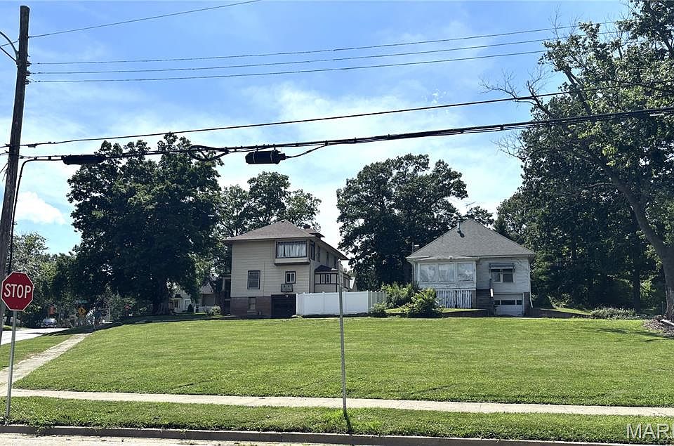 1st image of 703 N Elm St