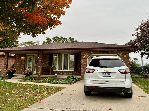 3596 Hemlock Rd, Windsor, ON N8R 1Z9