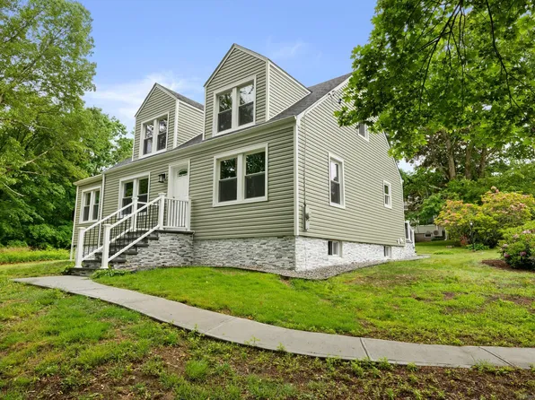 56 Uncas Avenue, New London, CT 06320