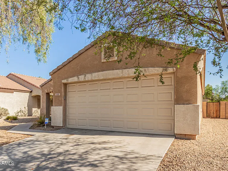 1525 W Burgess Ln — Photo 30