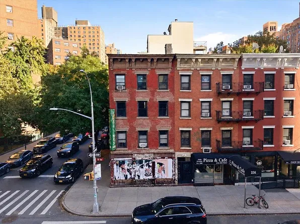 256 10th Ave, New York, NY 10001