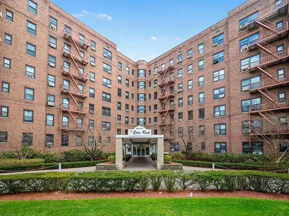 84-01 Main St #428, Jamaica, NY 11435