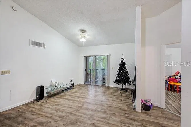 1956 Lake Atriums Cir — Photo 3
