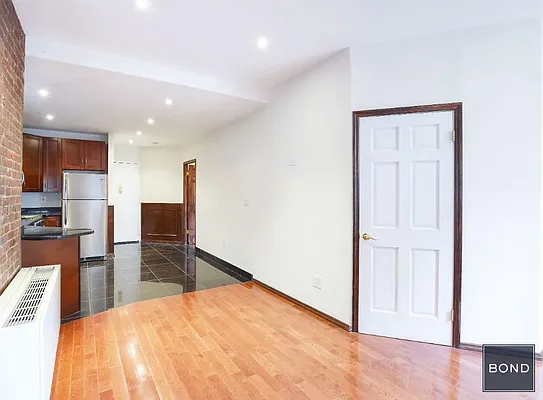 Rented by Bond New York | media 3