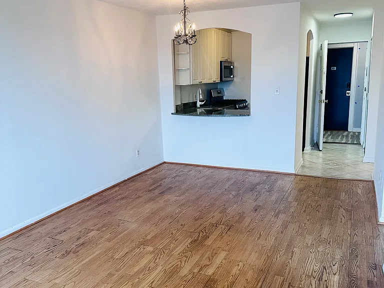 1330 New Hampshire Ave NW #823 — Photo 6