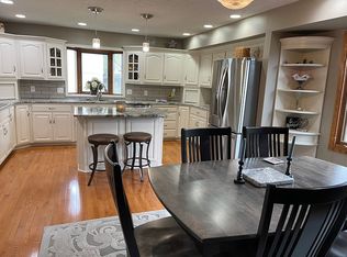 4725 S 102nd Cir, Omaha, NE 68127