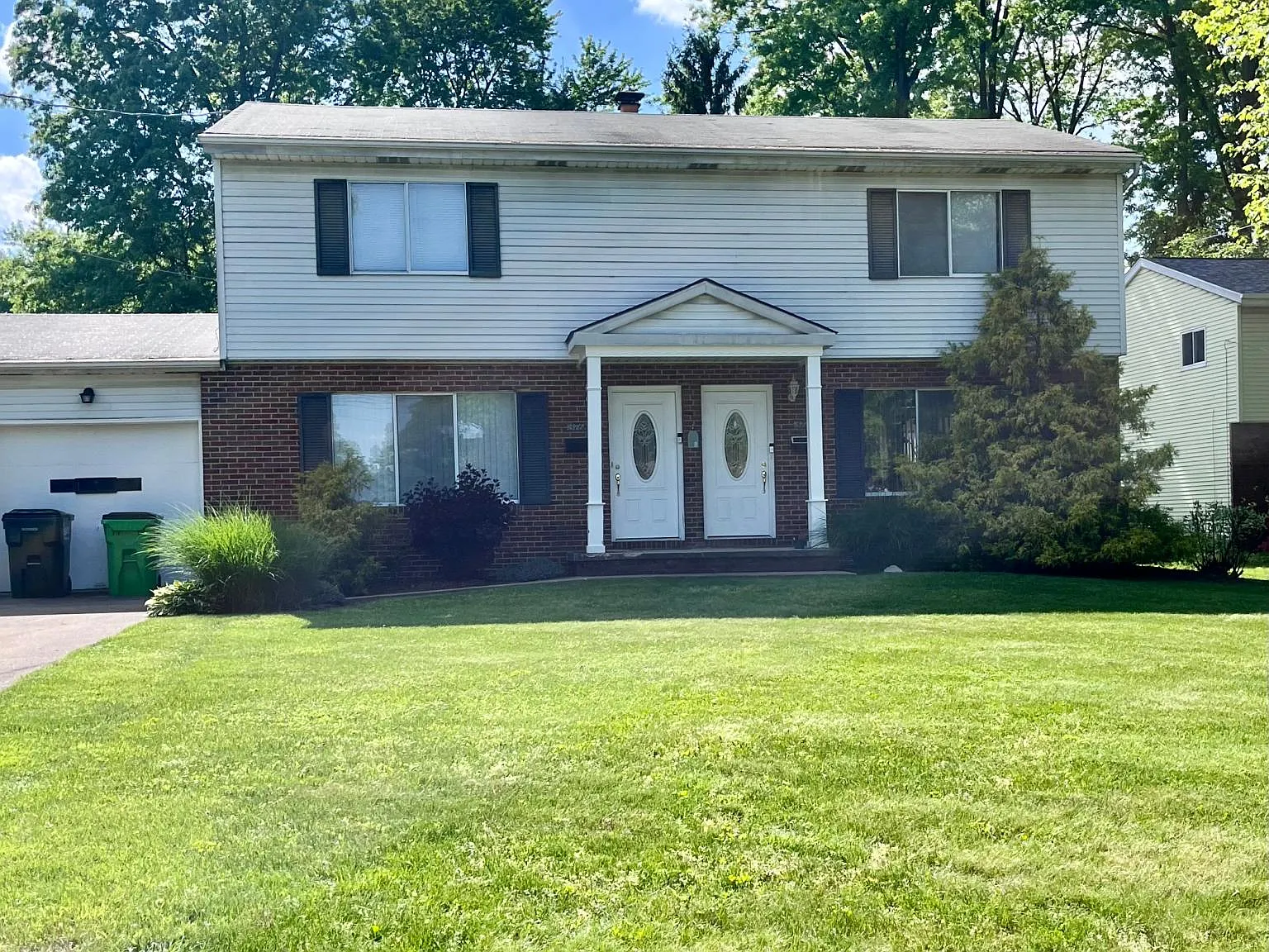 2 bed, 1.5 bath, 1200 sqft, $1,400 — Photo 1