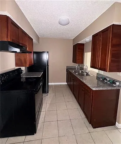 2 bed, 1.5 bath, 900 sqft, $1,100 — Photo 2