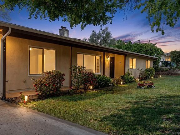 2nd image of 1027 Pepper Tree Ln
