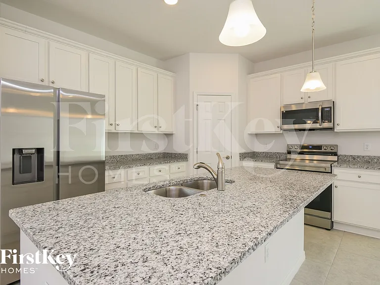 1227 Ponca Rd — Photo 6