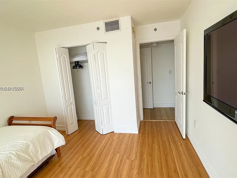 1200 Brickell Bay Dr #1702 — Photo 9