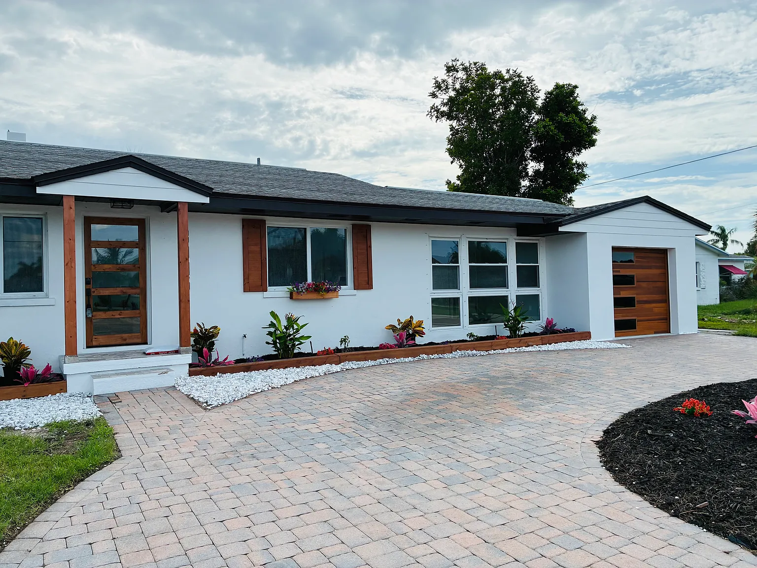 3 bed, 1400 sqft, $3,700 — Photo 2