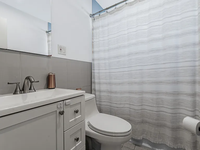 27 Clyde St — Photo 9