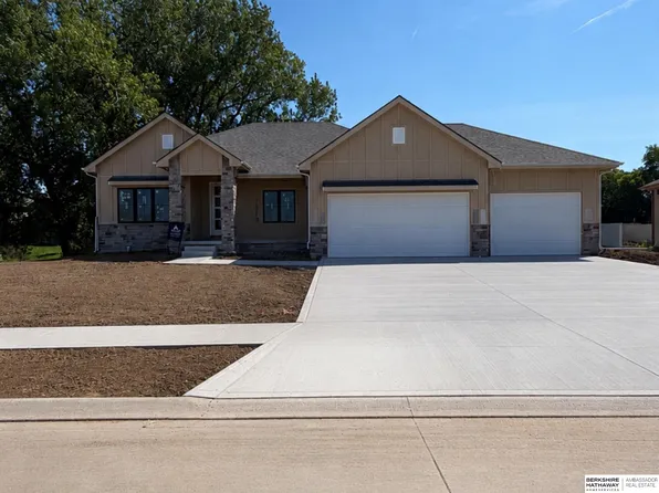 11113 S 98th St, Papillion, NE 68046