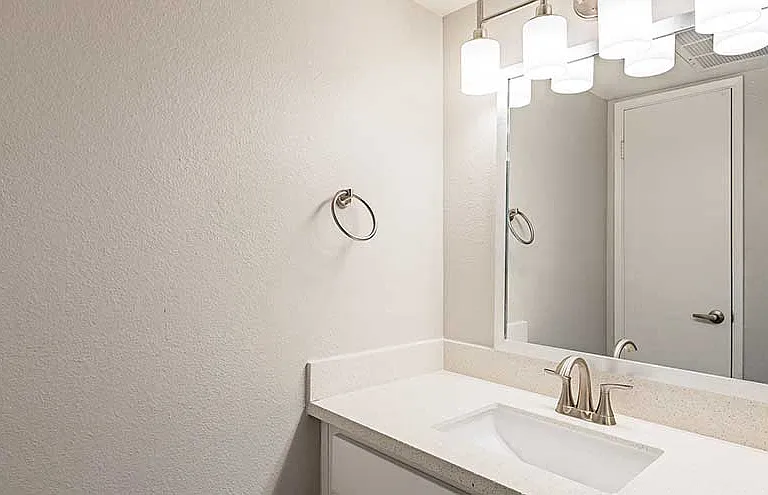 Parq on 50th Apartments — Photo 15