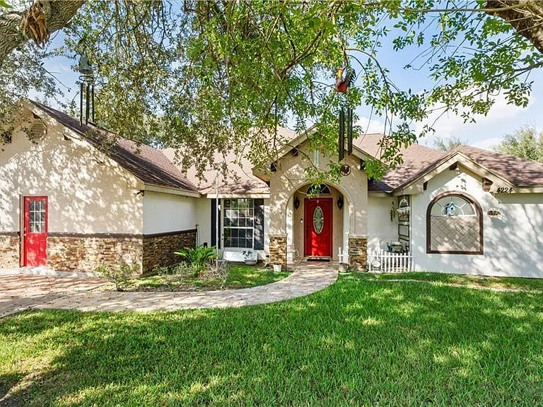 4224 Country Colony St — Photo 1