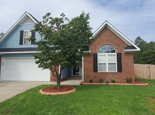 111 Fallingleaf Dr, Raeford, NC 28376