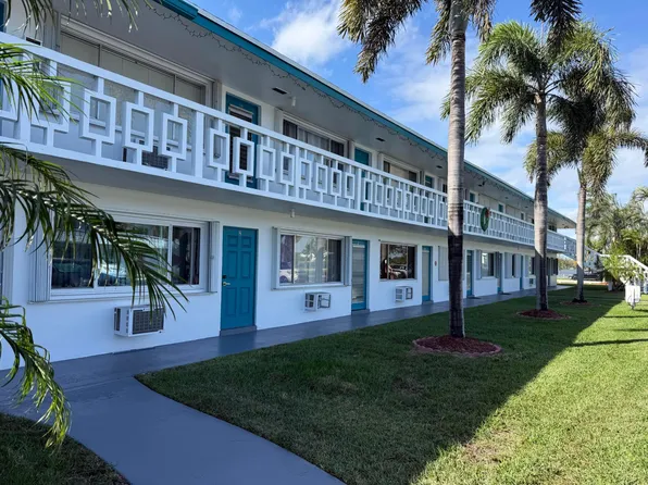 2204 Lake Osborne Drive #5, Lake Worth Beach, FL 33461