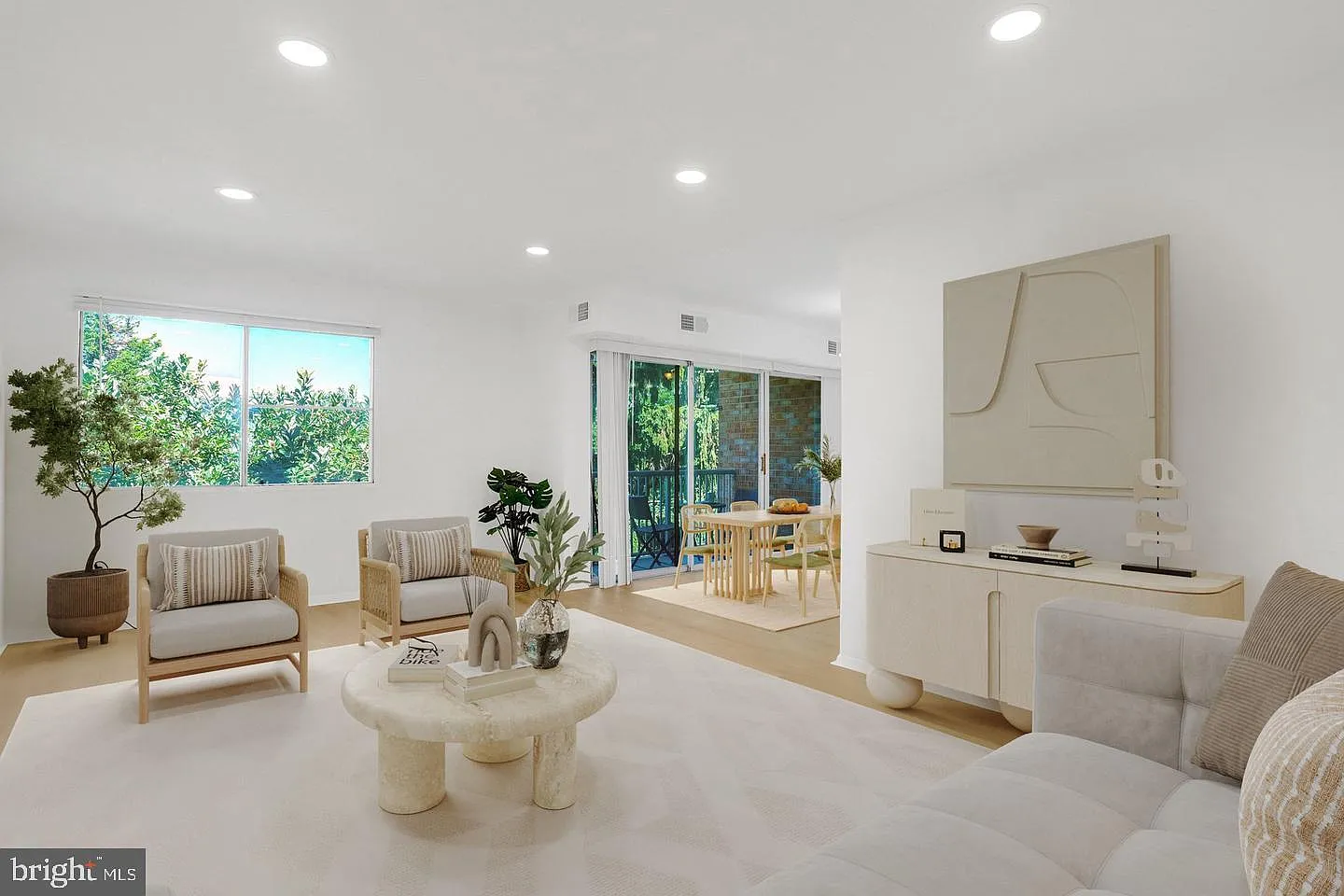 Yorktowne Square Condo — Photo 1