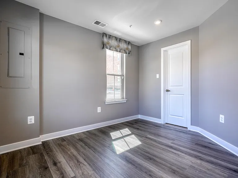 6100 Northwest Dr #1 — Photo 13