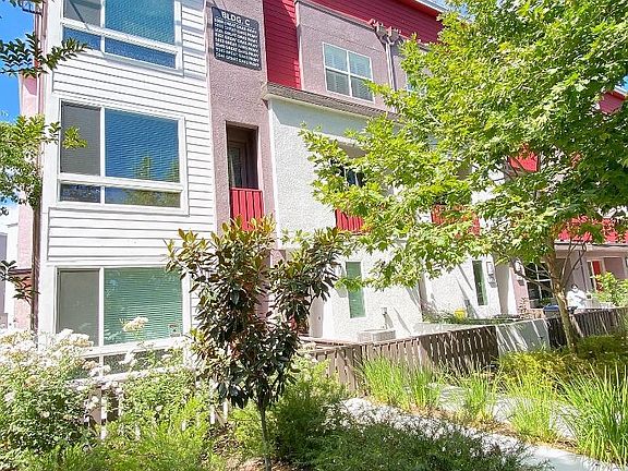 3rd image of 5565 Great Oaks Pkwy #Py