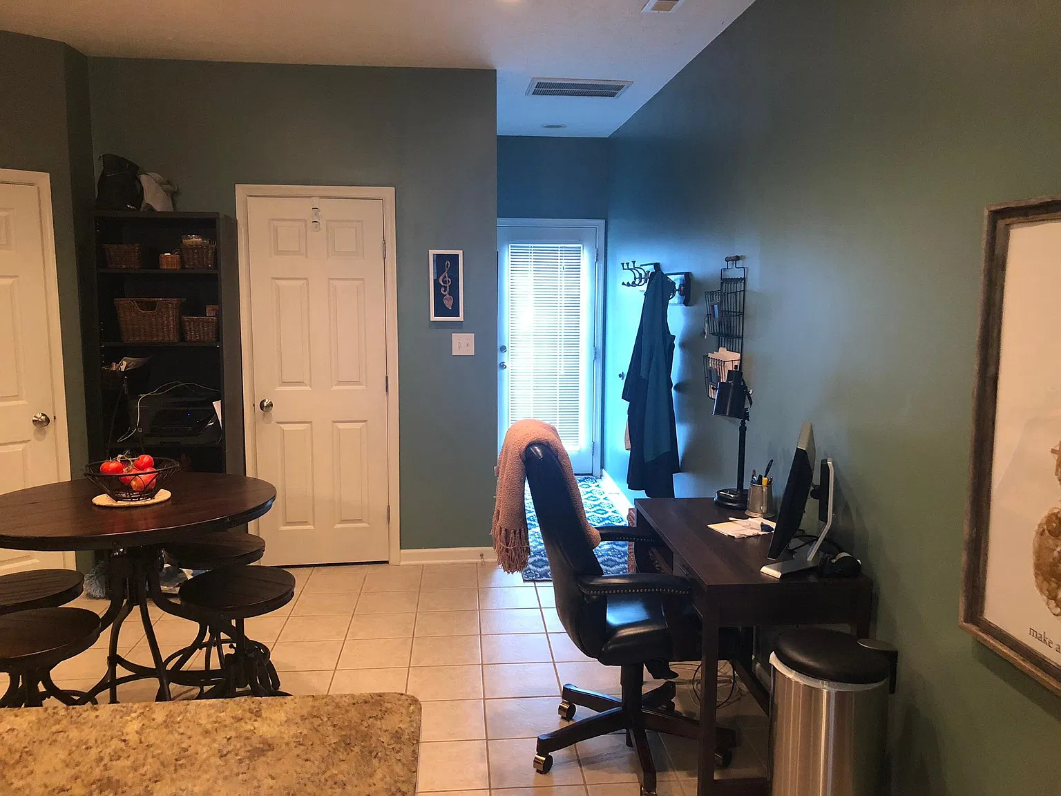 2 bed, 2.5 bath, 1200 sqft, $1,250 — Photo 3