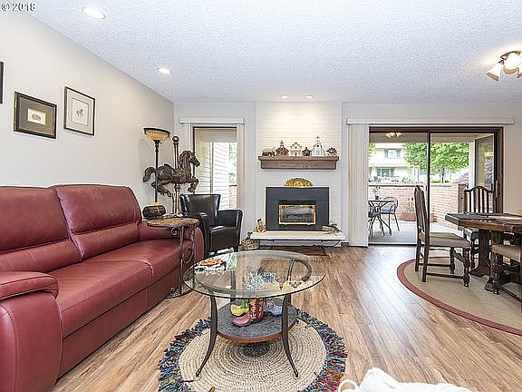 3rd image of 15925 SW Greens Way