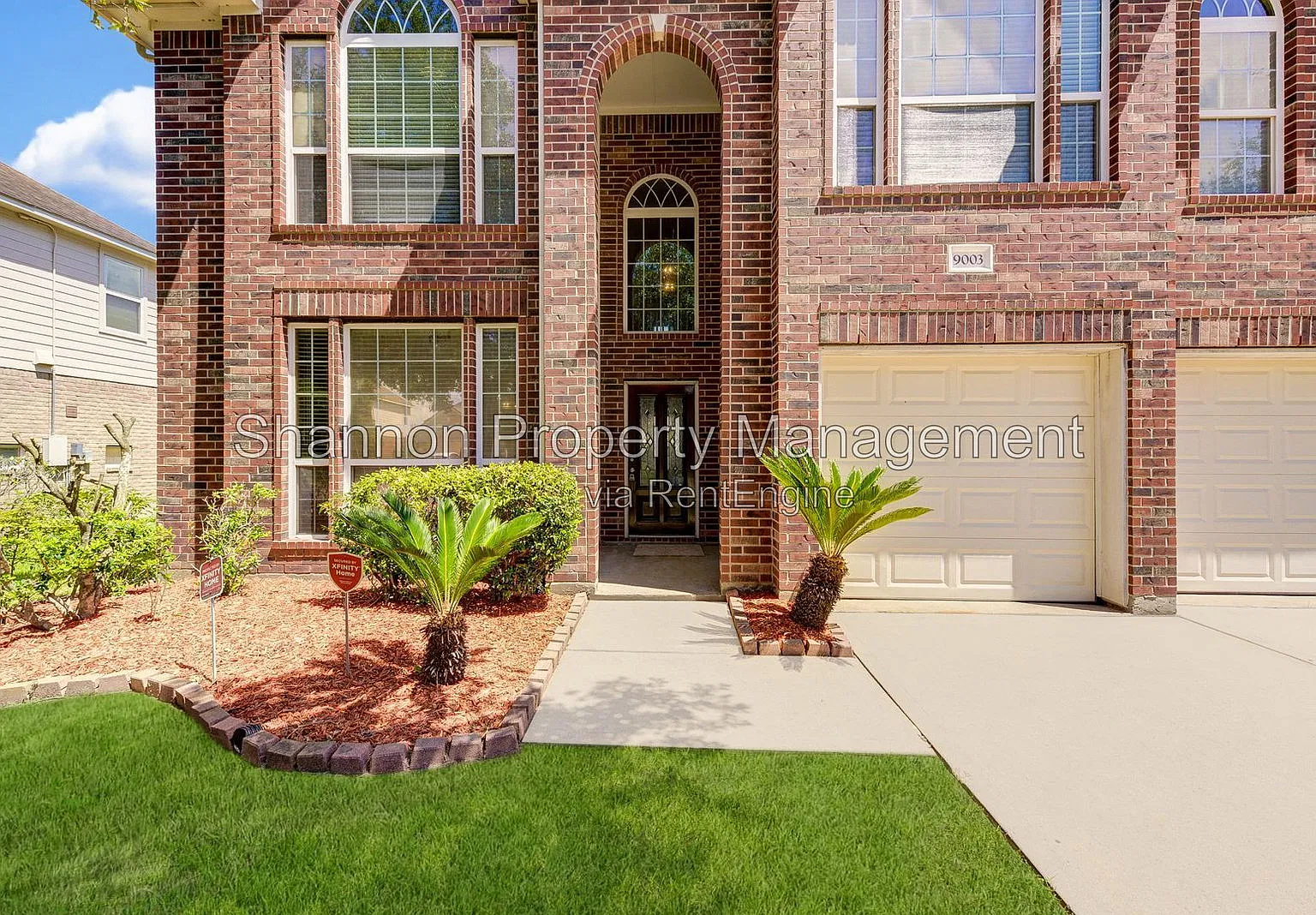 4 bed, 2.5 bath, 2876 sqft, $2,650 — Photo 2