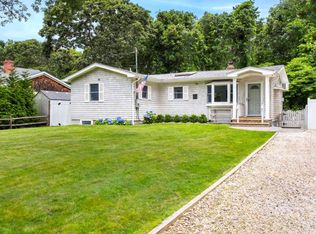 19 Lakewood Ave, East Quogue, NY 11942