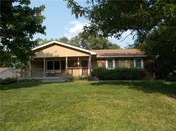 804 N 18th St, Leavenworth, KS 66048