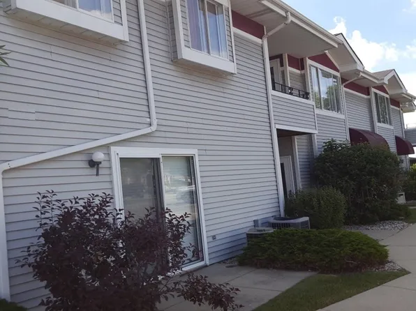 6641 Mariner Dr, Racine, WI 53406