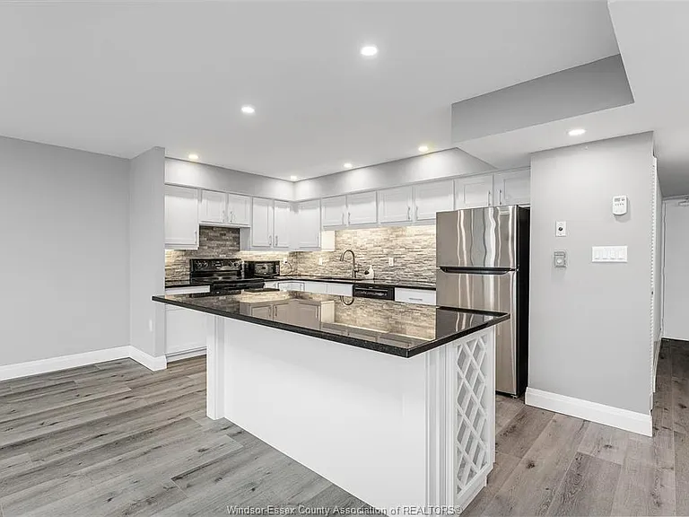 380 Pelissier St #1103 — Photo 11