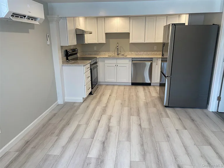 382B Deer Park Ave — Photo 5