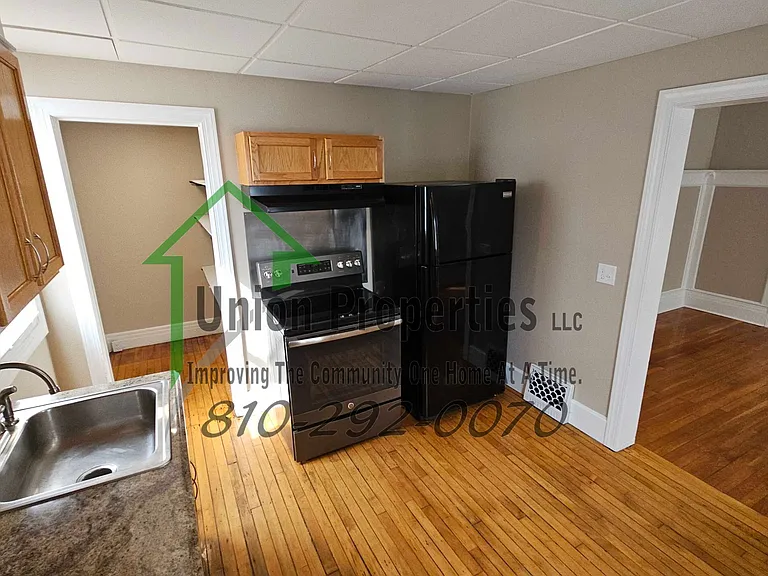 516 Glenwood Ave — Photo 6