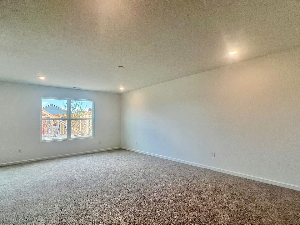 2nd image of 10602 Crystal Coop Ln