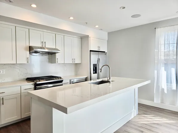 151 Hancock St #16, Quincy, MA 02171