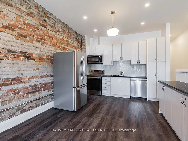 657 Saint Clair Ave W #UPPER — Photo 2