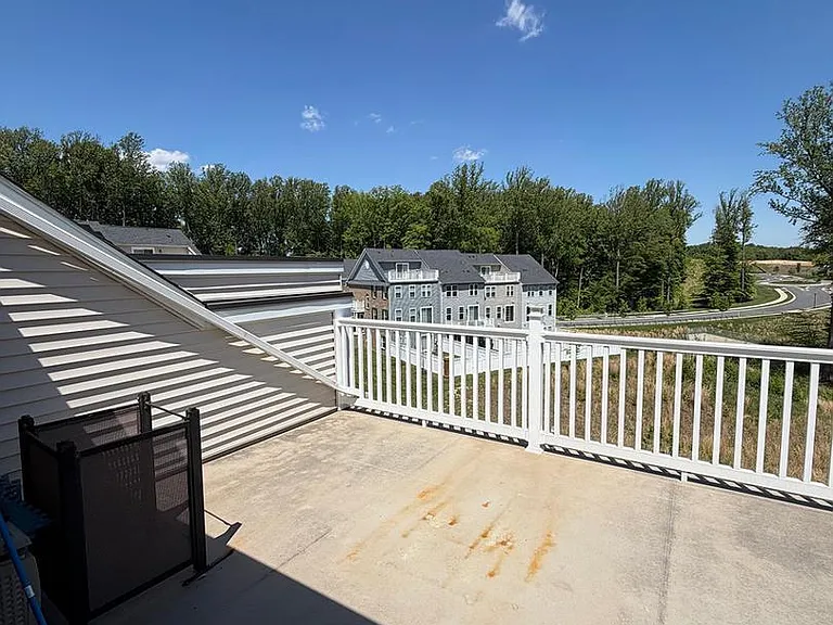 10802 Foxtrot Cir — Photo 21