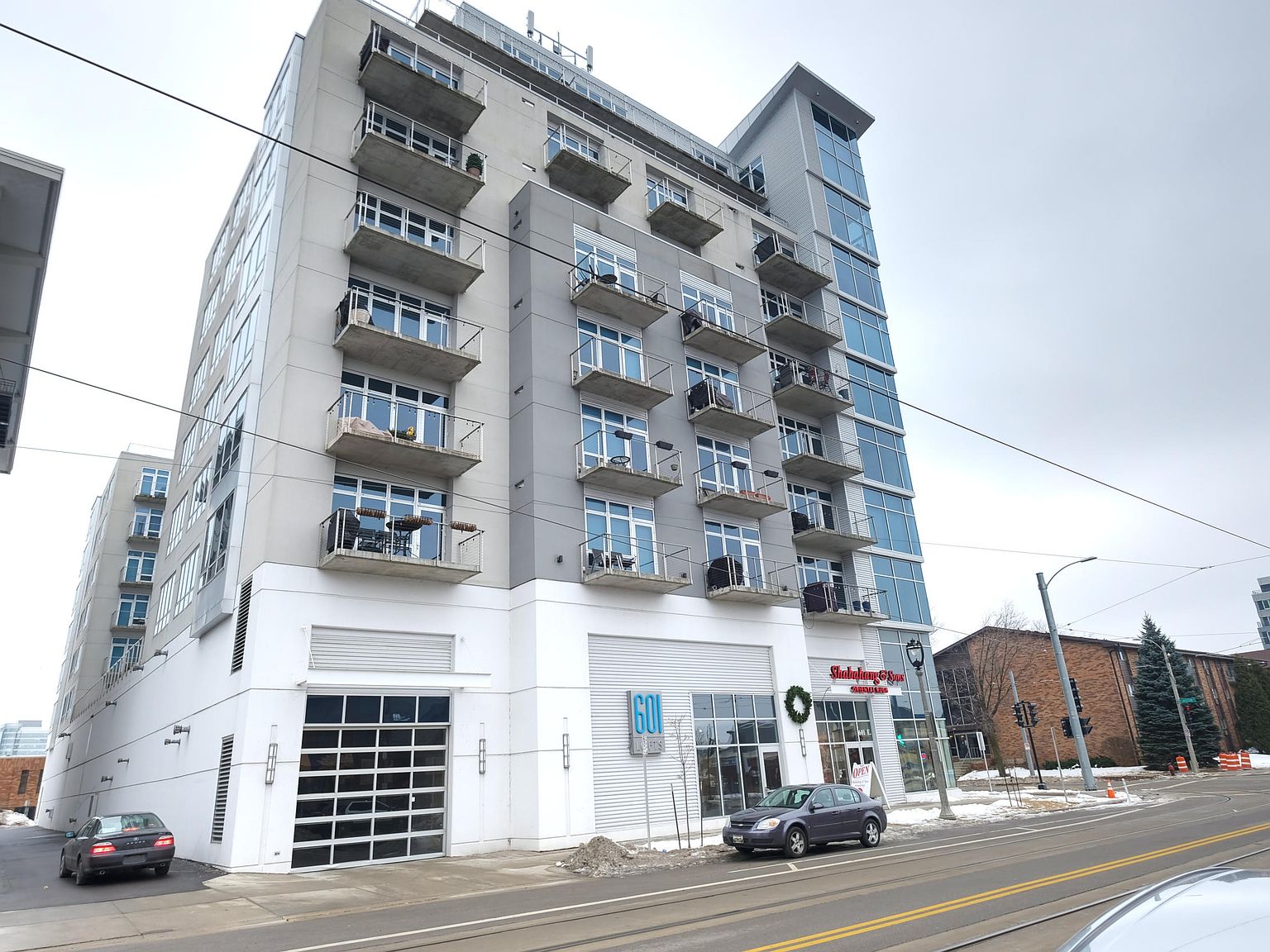 601 E Ogden Ave UNIT 611, Milwaukee, WI 53202 Zillow