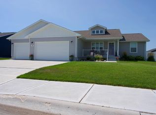 508 Sunflower Dr, Grand Island, NE 68803