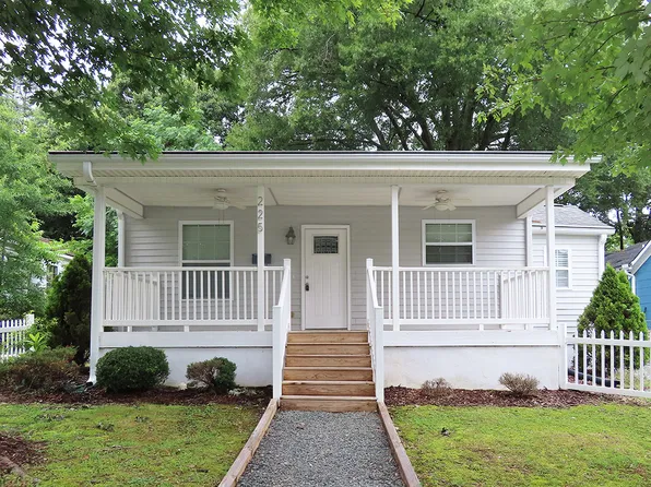 225 N Roberson St, Chapel Hill, NC 27516