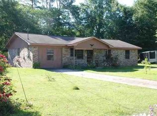 602 Magnolia Ave, Hartford, AL 36344