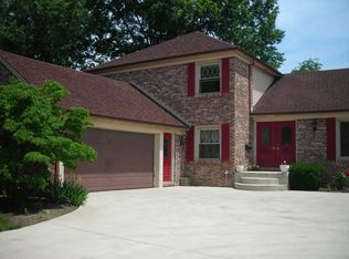 3725 Kings Post Pkwy, Rocky River, OH 44116