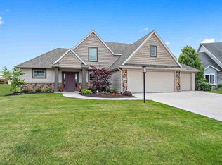 12218 Goldeneyes Ct, Fort Wayne, IN 46845