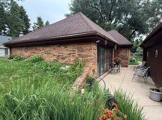 5578 Woodland Dr, Waunakee, WI 53597