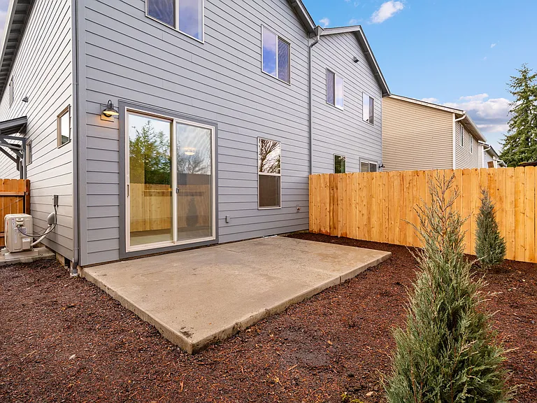13902 NE 64th Cir #B — Photo 34