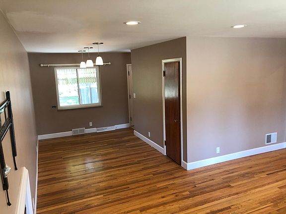 2nd image of 295 Glencross Ave